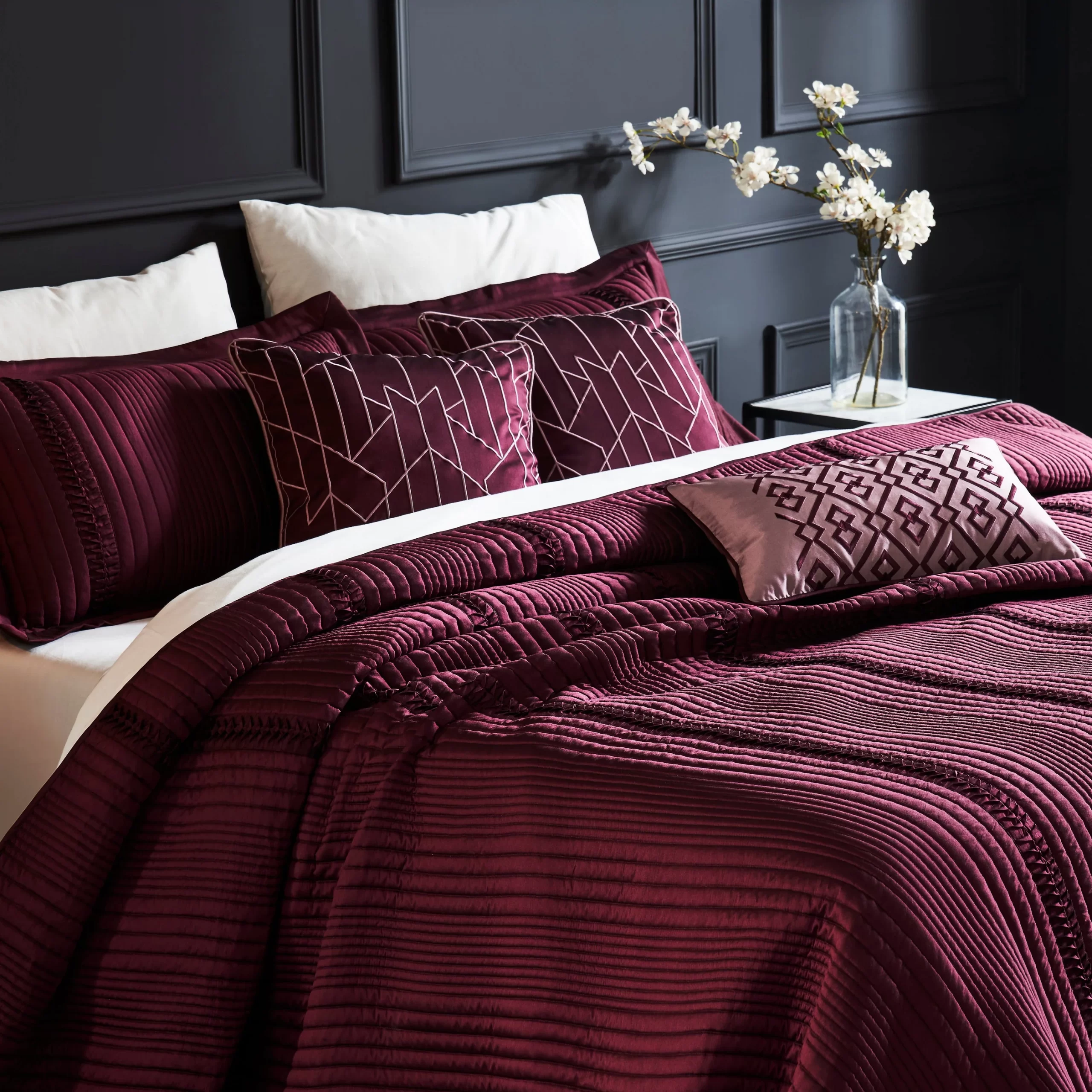 8 Ways to Style Your Luxury Bedding Set