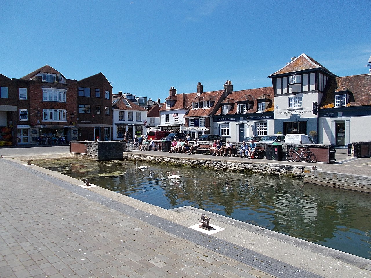 Scenic Trails and Seaside Strolls in the Beautiful Coastal Lymington