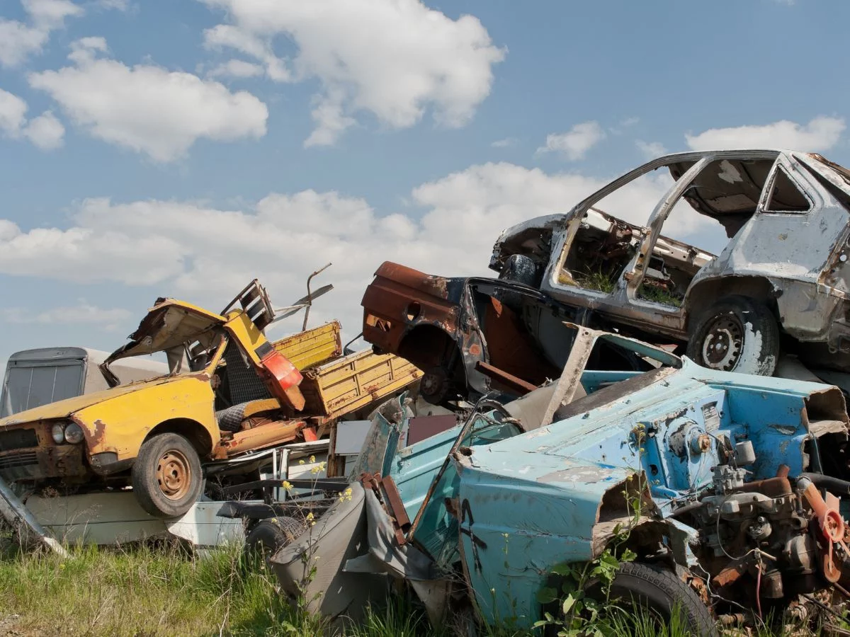 The Ultimate Guide to Responsible Car Disposal: Turning Old Vehicles into Cash