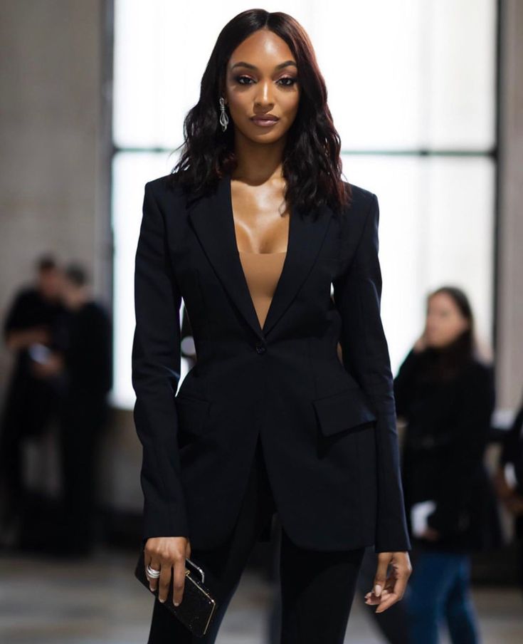 The Power of Suit Dresses: Elevating Women’s Style and Confidence