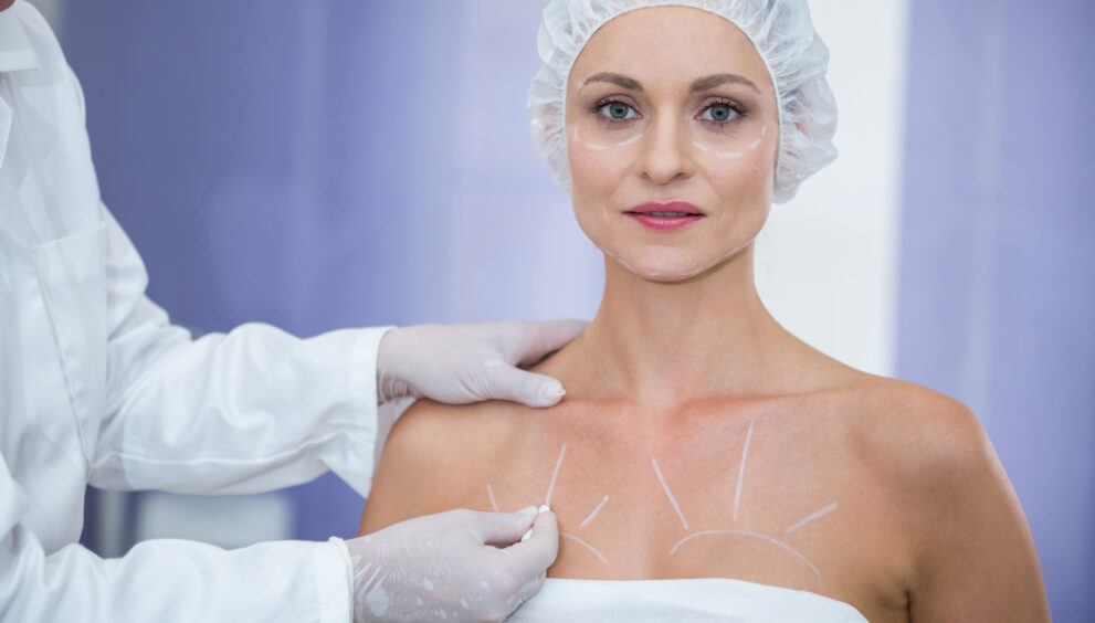 How to Choose the Right Surgeon for Your Breast Lift in 2025